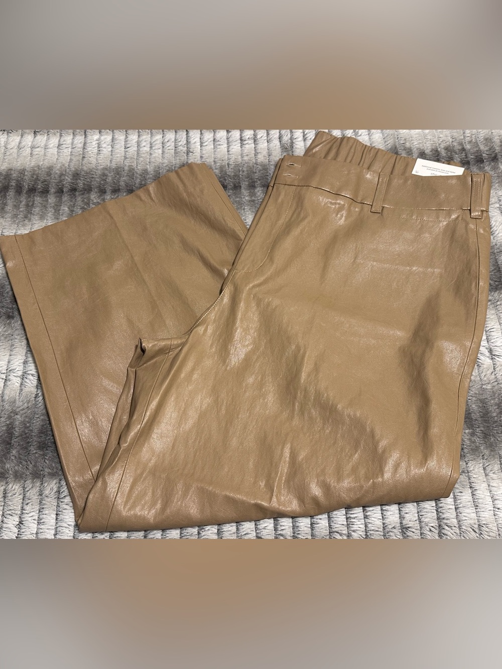 NEW Chicos Crinkle Faux Leather Wide Leg Pants
Size 3.5R / 18R